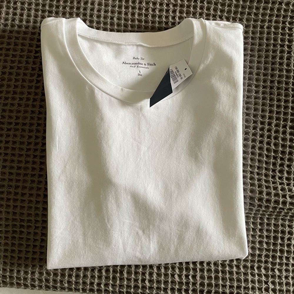 NWT Abercrombie Essential Baby Tee White